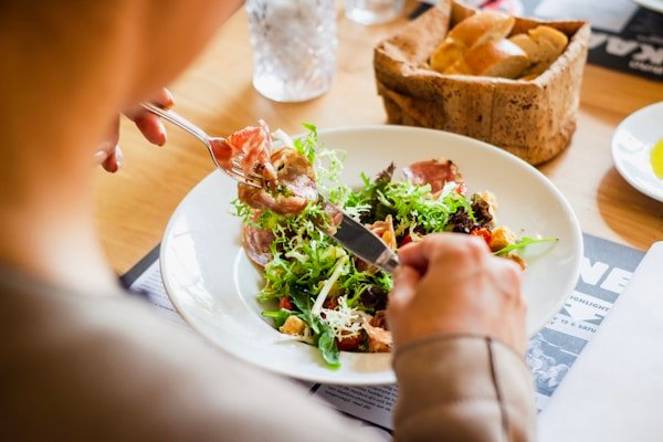 Foods to include and avoid without restrictive dieting